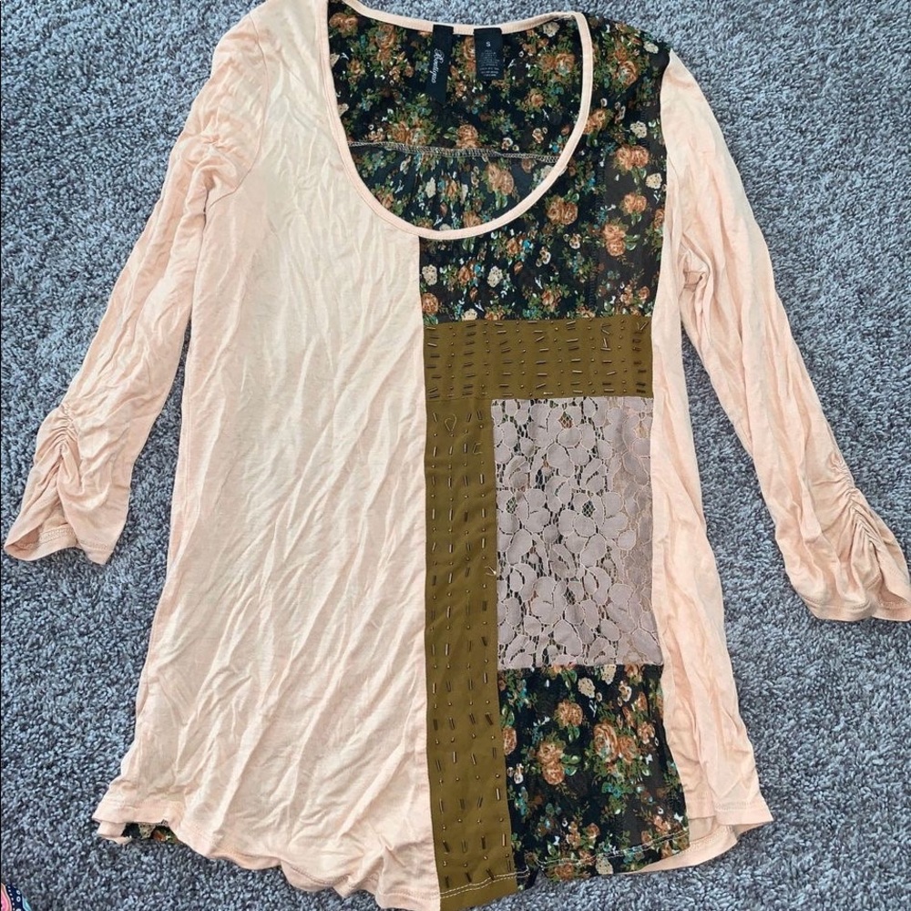 Buckle top